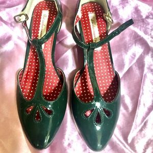 *SOLD* B.A.I.T shoes